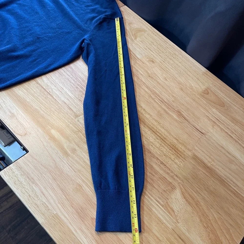 Banana Republic Luxury Blend V Neck Sweater Mens M Blue Silk Cashmere Cotton